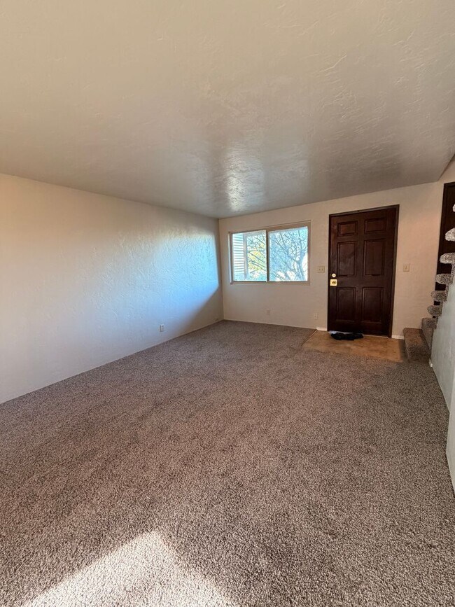 Photo - 2-Bedroom Townhouse style apartment