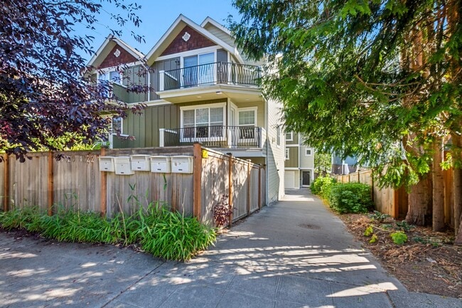 Building Photo - 3bd/3ba Seattle House