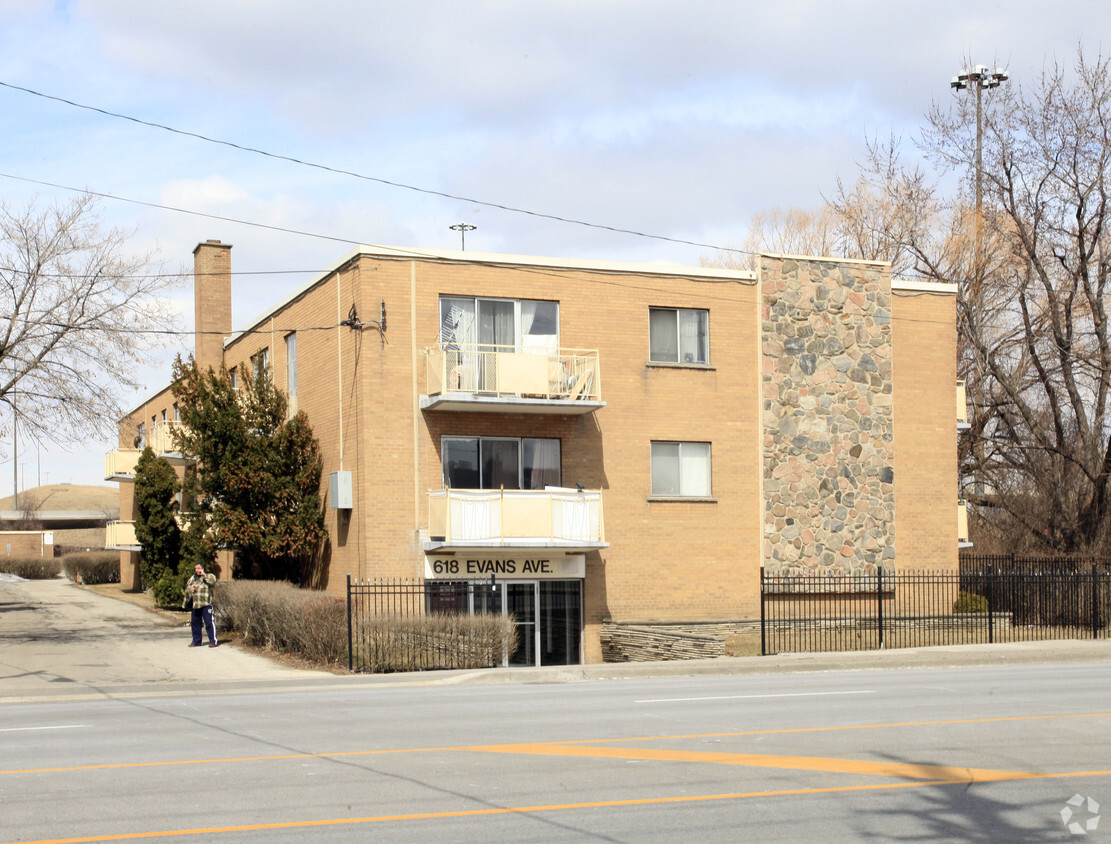 Primary Photo - 618 Evans Ave