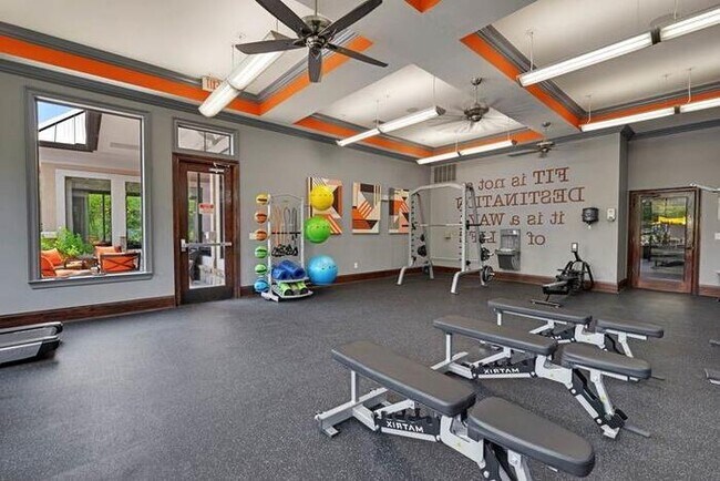 Foto del edificio - 501 E Stassney Ln