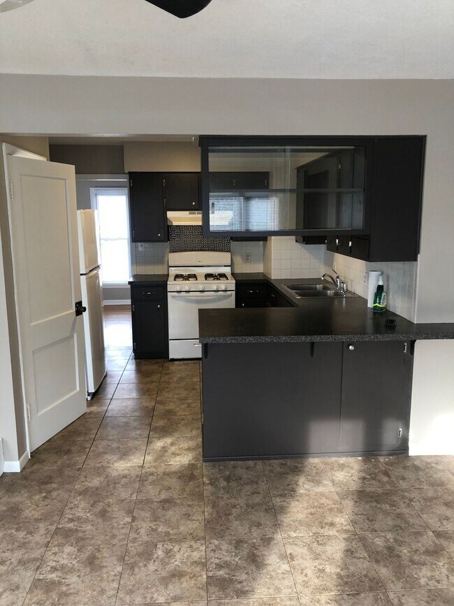 Foto del edificio - 2 Bed/1 Bath House for rent! SHOWINGS STARTING 7/27/26!