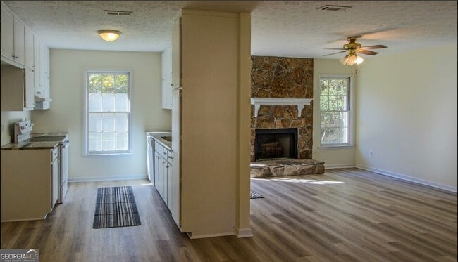 Foto del edificio - 211 Meadow Run