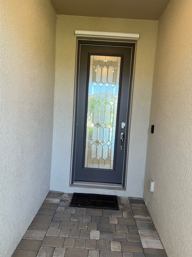Foto del edificio - 4351 Bluegrass Dr