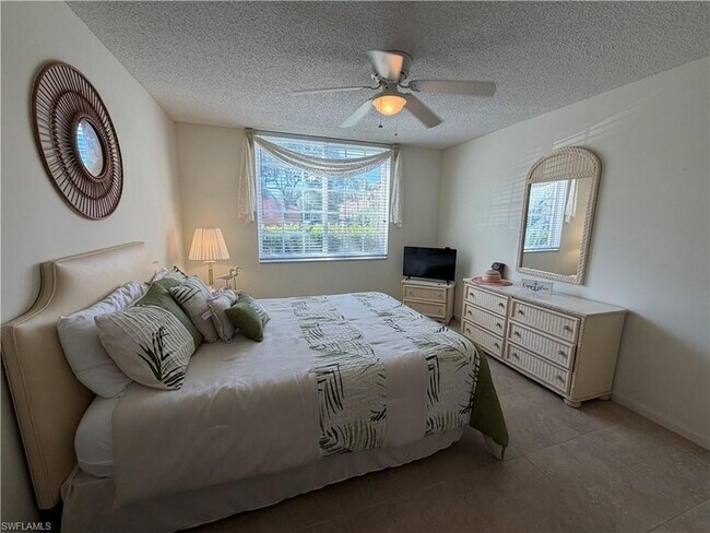 Building Photo - 1220 Wildwood Lakes Blvd