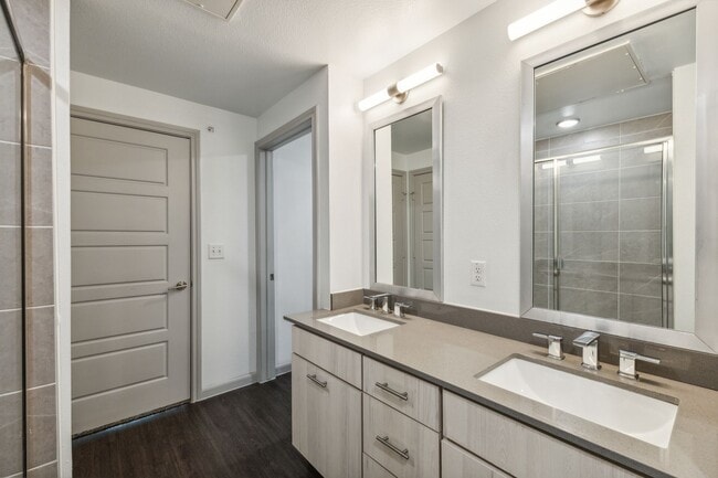 Interior Photo - Beacon on Westmoreland