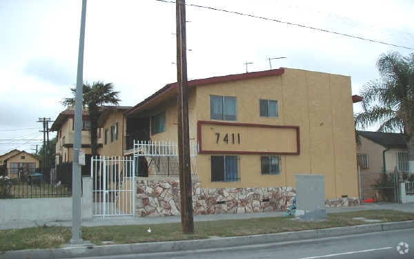 Primary Photo - 7411 S Figueroa St