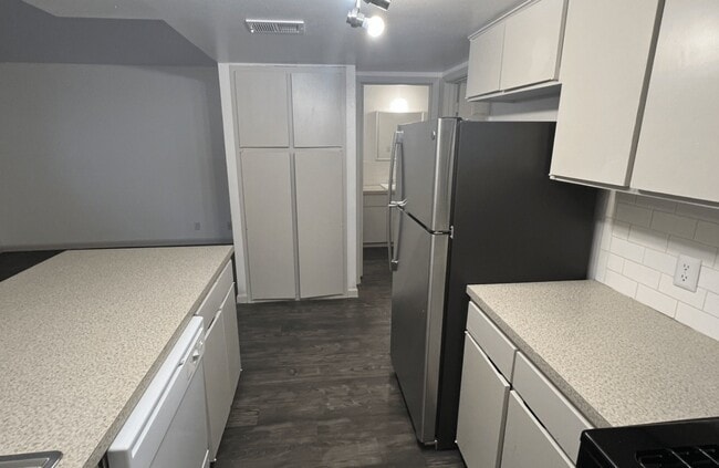 Building Photo - 515 Shoal Creek Blvd