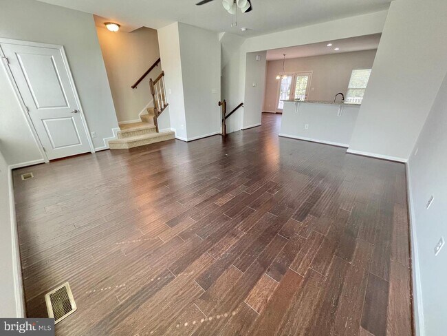 Foto del edificio - 7719 Milton Cir