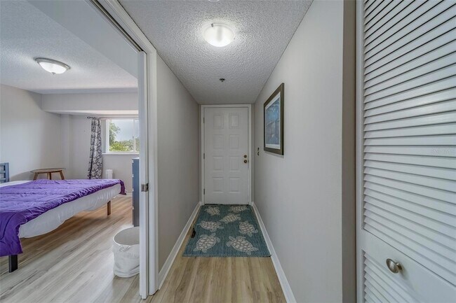 Building Photo - 9510 Harbor Greens Way