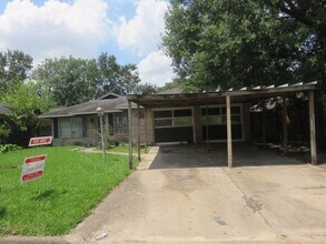 Building Photo - 8811 Burford Ln