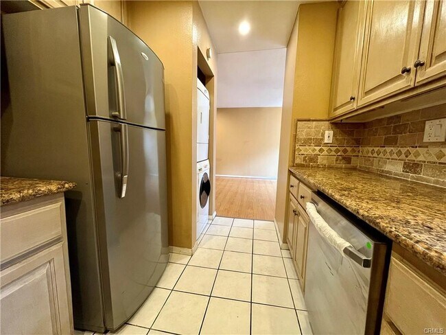 Foto del edificio - 7330 Eton Ave