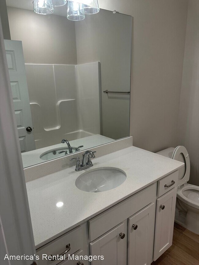 Building Photo - 3 br, 2 bath House - 9018 Ivanhoe Drive
