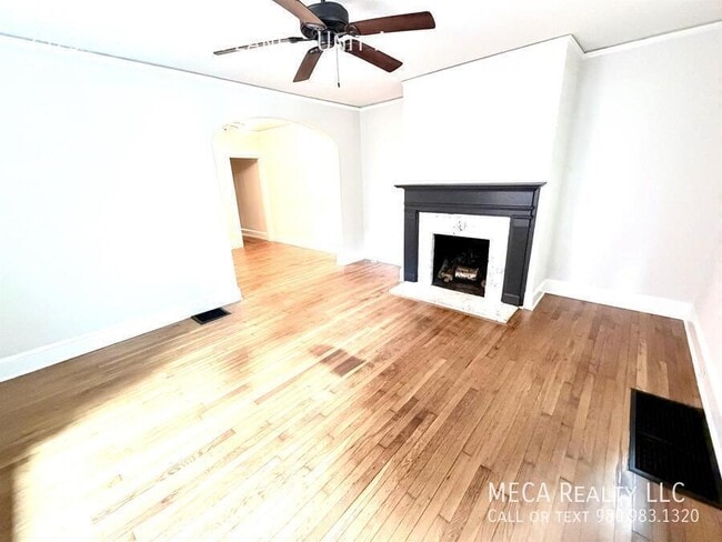 Building Photo - 2523 Cranbrook Ln