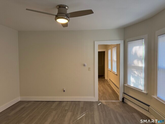 Foto del edificio - 393 Newhall St