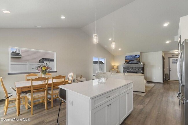 Building Photo - 3813 N Pradera Ct