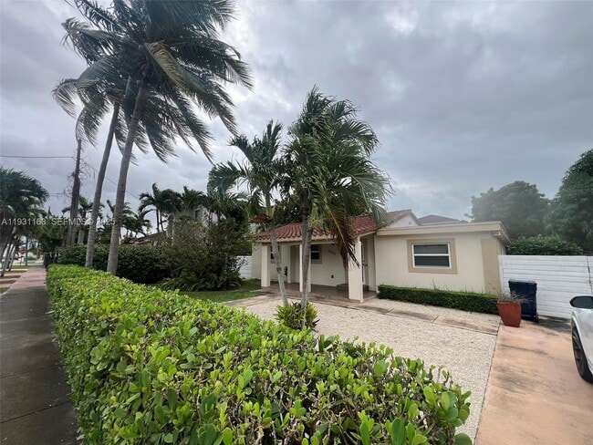 Building Photo - 9030 SW 40th Terrace