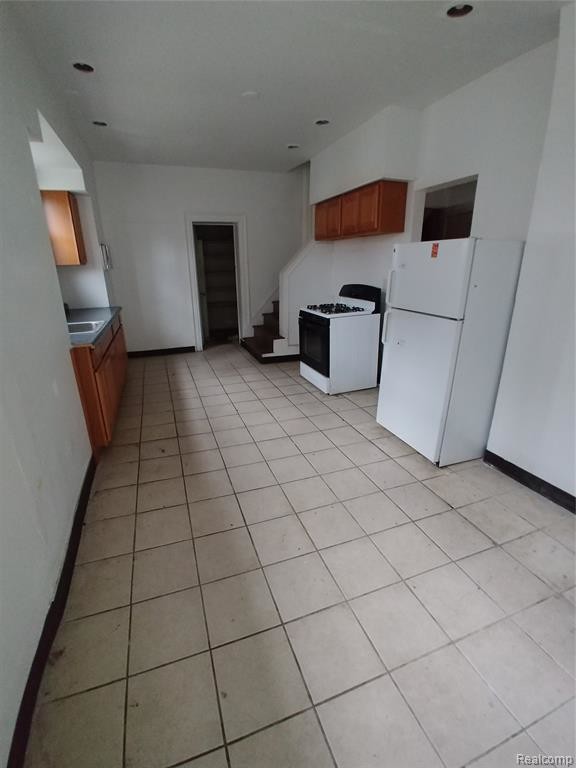 Building Photo - 34 Burlingame St