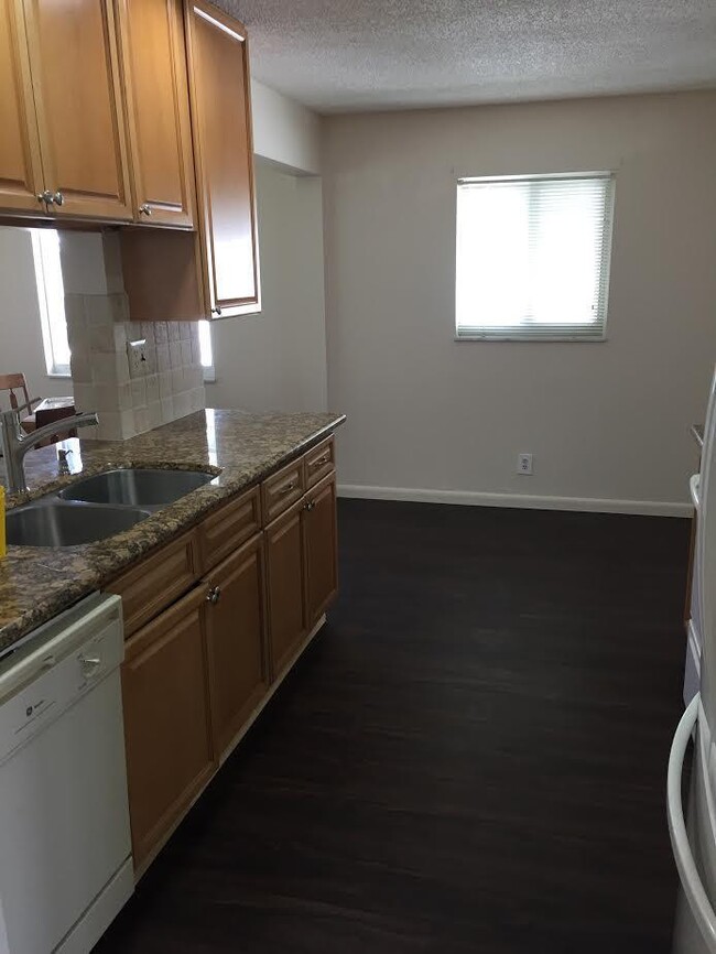 Foto del edificio - 1727 SW 18th St