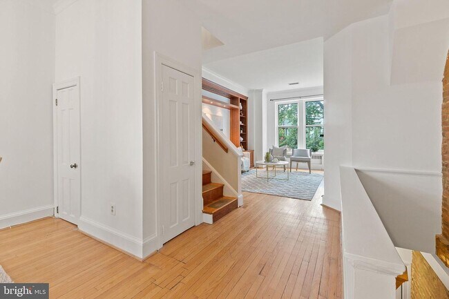 Foto del edificio - 221 9th St NE
