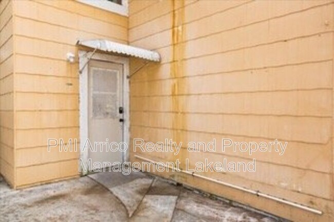 Building Photo - 722 W Central Ave