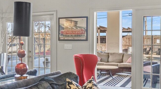 Foto del edificio - 2 bedroom, 2 bath Condo available Fall ‘25