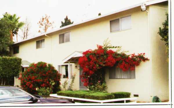 Building Photo - 372 Sunset Blvd