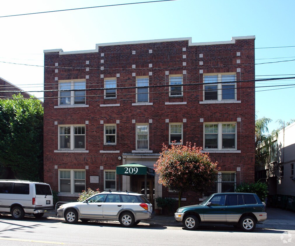 Grayson and Olympus Apartments in Seattle, WA