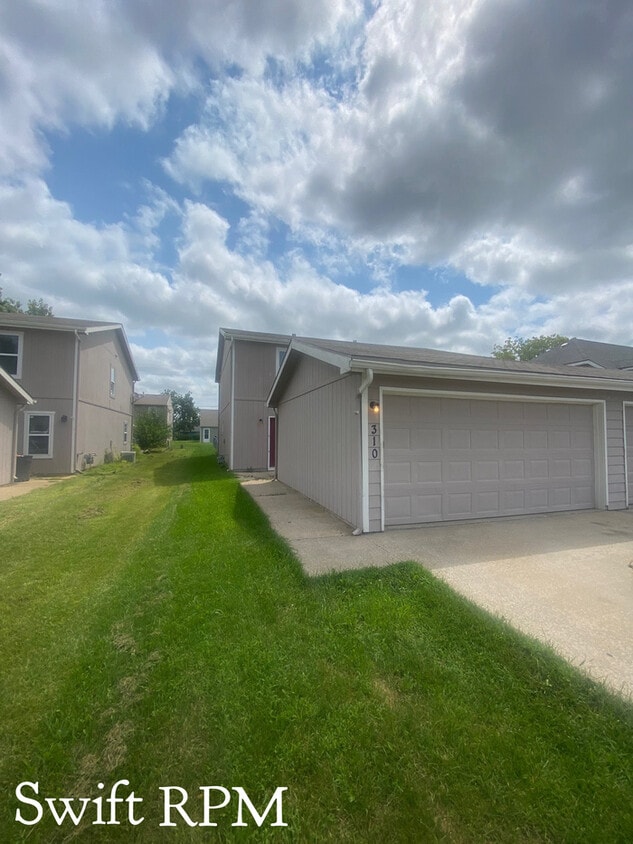 310 Eisenhower St, Baldwin City, KS 66006 Townhome Rentals in Baldwin