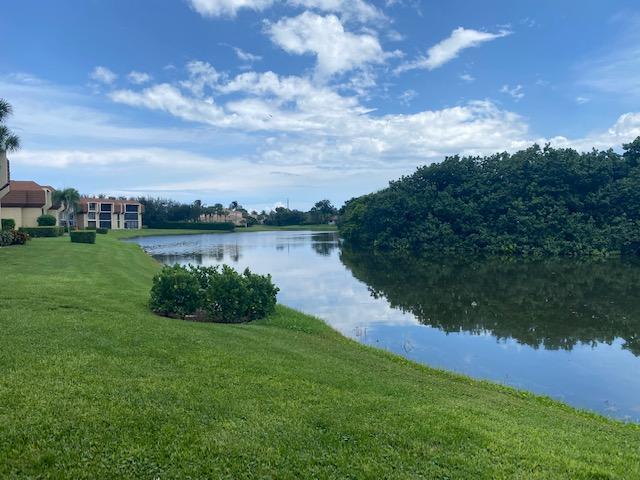 Building Photo - 5250 Woodland Lakes Dr
