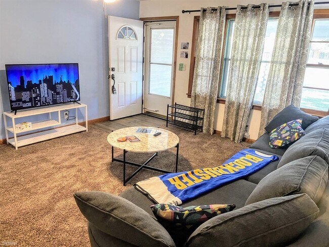 Foto del edificio - 3 br, 1 bath House - 1505 W Lydia St