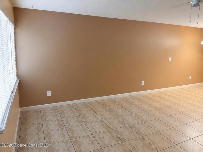 Building Photo - 800 N Fiske Blvd