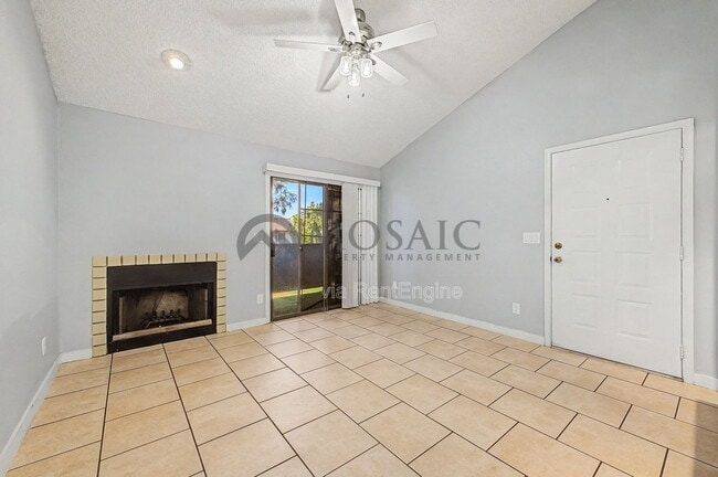 Foto del edificio - 533 W Guadalupe Rd