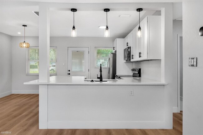 Foto del edificio - 2 br, 1 bath House - 711 E Linebaugh Avenue