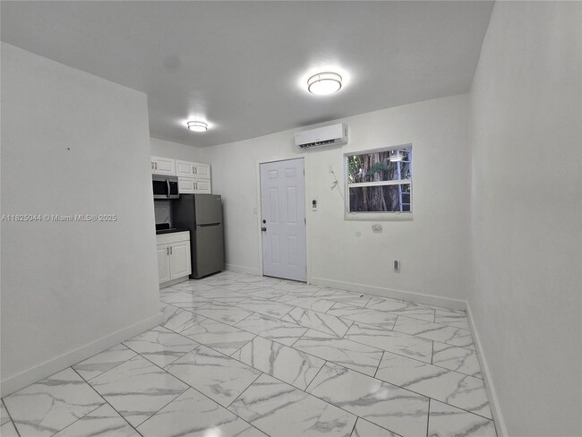Building Photo - 1230 NW 70th St