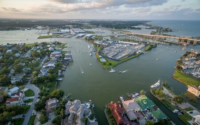 Foto del edificio - 16 Harbor Ln