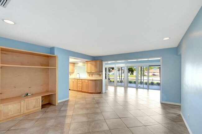 Building Photo - 1753 W Terrace Dr