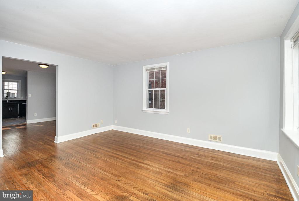 Primary Photo - 218 Maryland Ave