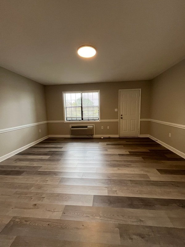 Building Photo - 585 Star Light Dr