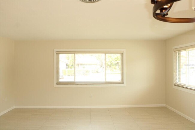 Foto del edificio - 212 Hillcrest Dr