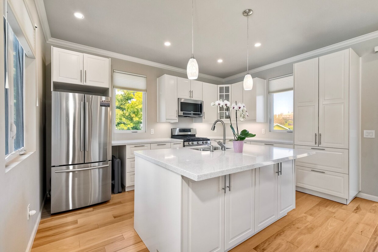 Foto principal - 1365 Summit Ave