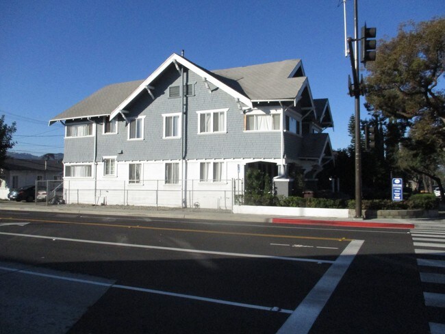 Foto del edificio - 500 W Wilson Ave