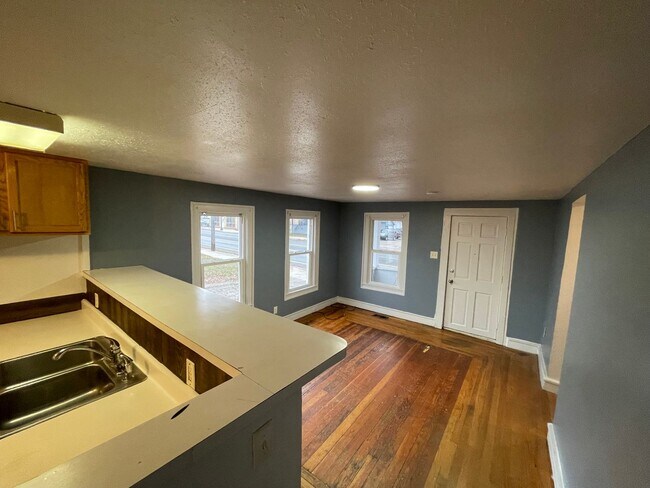 Building Photo - 1512 S Burdick St. Kalamazoo, Mi 49001