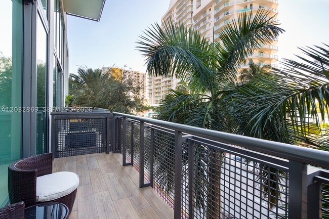 Building Photo - 6000 Collins Ave