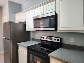 Building Photo - 2255 Braeswood Park Dr