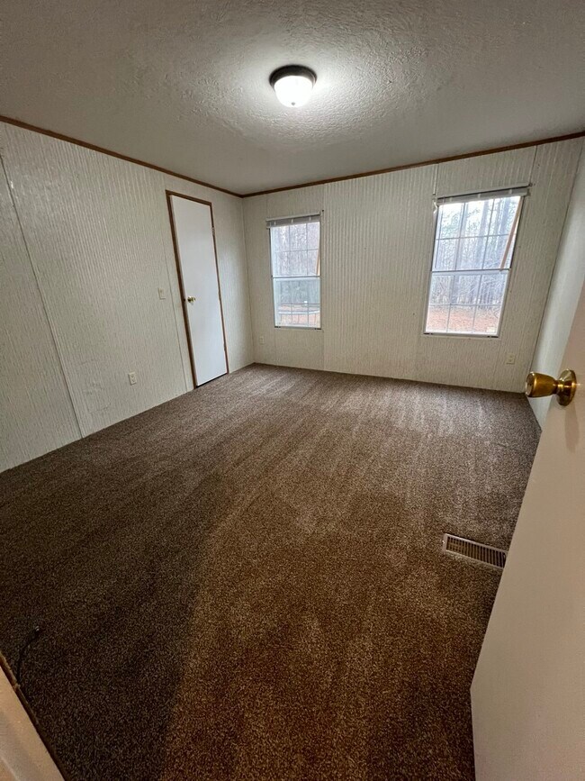 Foto del edificio - 34 Goldfinch Ln