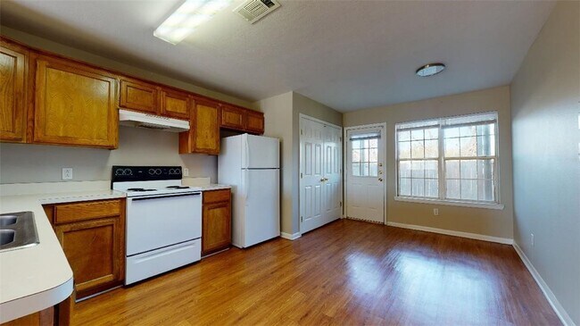 Foto del edificio - 1511 Hollow Hill Dr