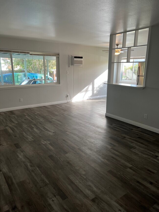 Building Photo - 5498 Carlson Dr