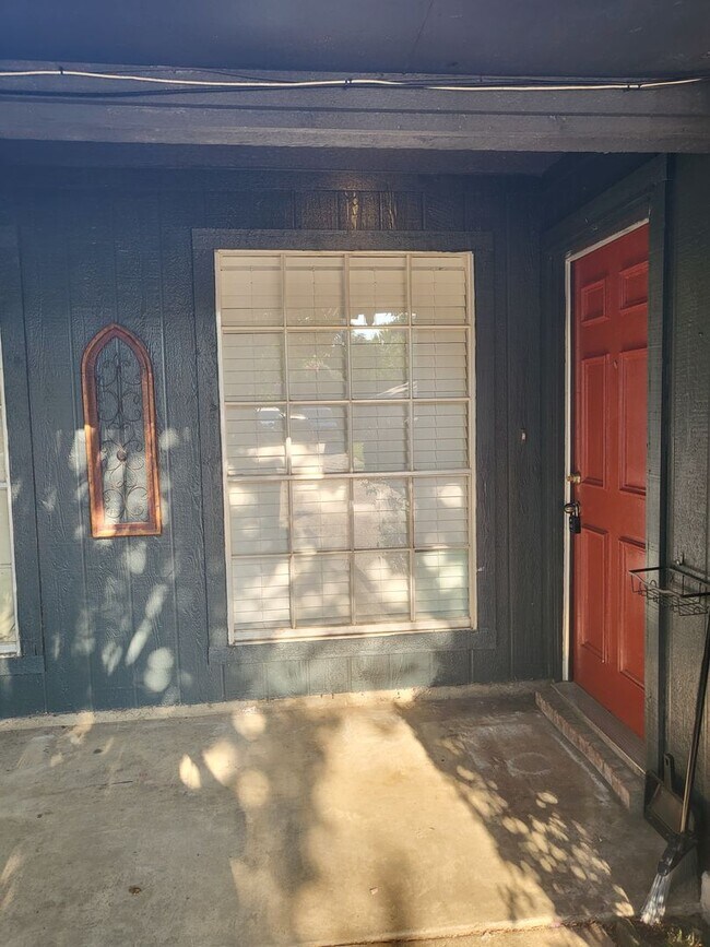 Foto del edificio - 515 Claire Ct