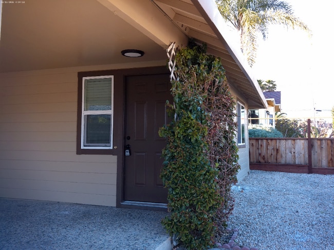 Building Photo - 711 Cayuga St