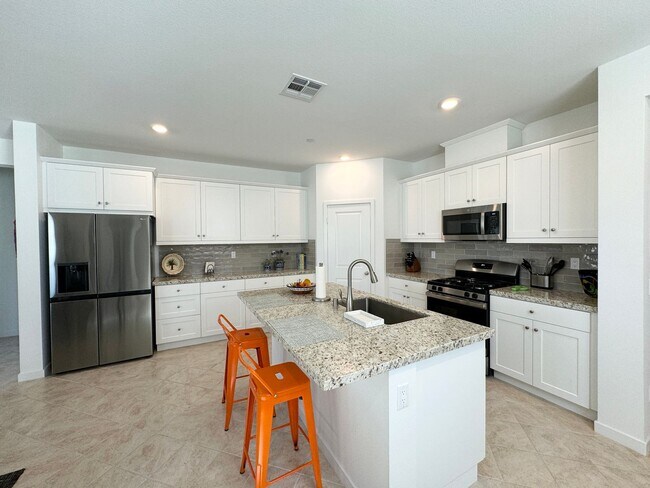 Building Photo - AVAILABLE NOW!! 3 Bed / 2 Bath New Build H...